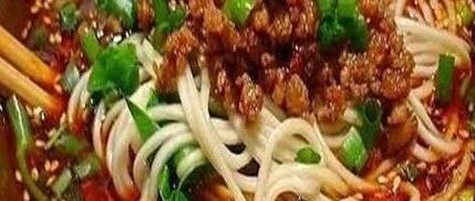 想吃炸酱面不用买，大厨教你在家做，酱香浓郁又好吃，值得收藏！