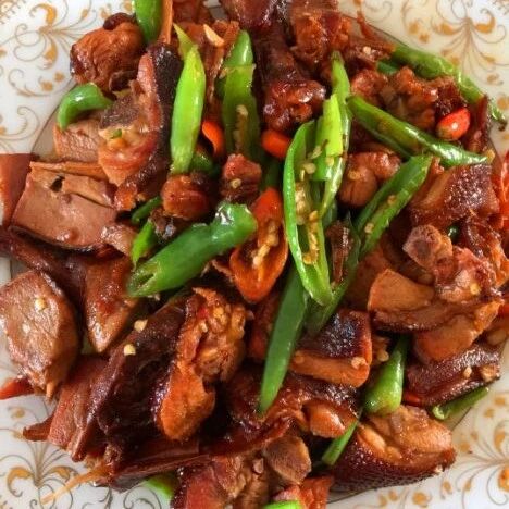 家里来客人做的5菜1汤，去饭店没200块下不来，大家觉得怎么样？