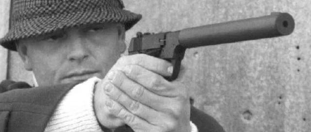 上海曾捣毁美国中情局谍报网，抓获35人，缴获消声手枪