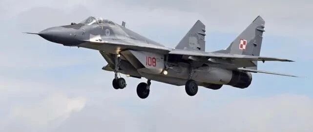 死道友不死贫道！美国波兰踢皮球，战斗机转来转去就是不给乌克兰