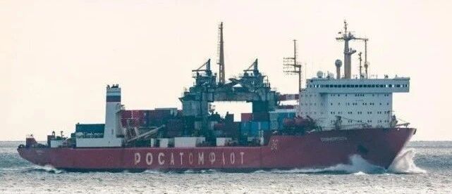 俄核巨轮比航母还大，桨叶断裂抛锚在非洲！南极东方站望眼欲穿