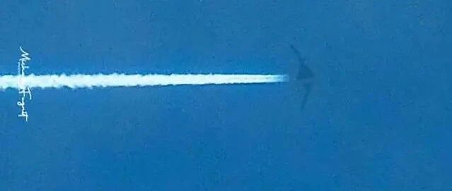 快看！神秘隐身机飞过菲律宾，雷达毫无反应，却被风光摄影师拍到