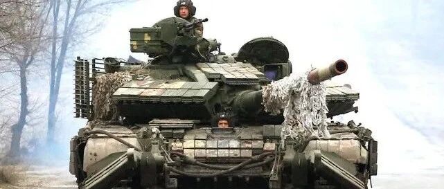 狮子大开口！不给战机就给坦克，乌克兰总统向北约要500辆坦克