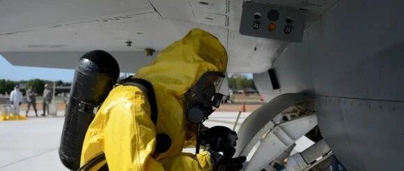 台F16V战机剧毒泄露，8名工人瞬间被毒倒！