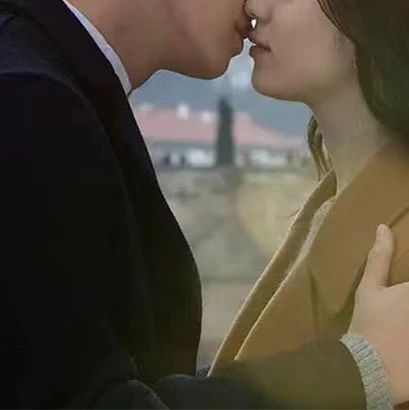 精神内耗的时代，谁“杀”了年轻人的爱情？
