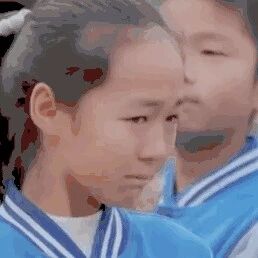 家里生下二胎后，老大一句话惊呆爸妈........