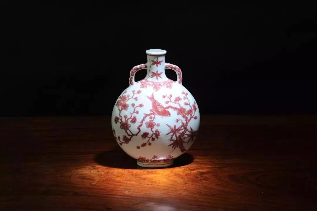 乾隆青花釉里紅八宝紋抱月瓶 賞物観賞瓶 現代工芸品 美術品 装飾品 置物 乾隆青花釉里紅八宝紋抱月瓶 賞物観賞瓶 現代