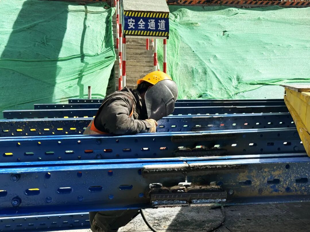 长寿山互通已完成40土石方郑洛高速巩义境项目建设火力全开