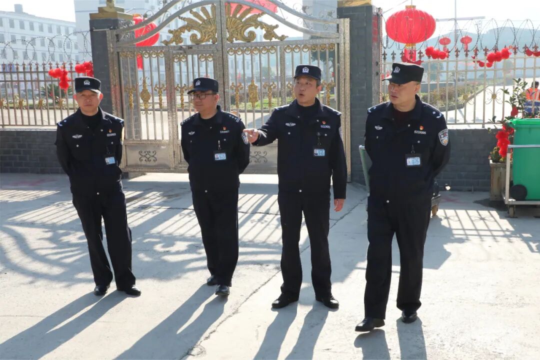 节后第一天监狱长带队检查安全稳定工作
