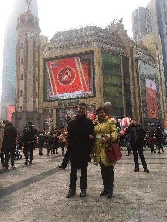 亲子鉴定医院停电，女子养大别人儿子，23年后陌生人：我才是亲子