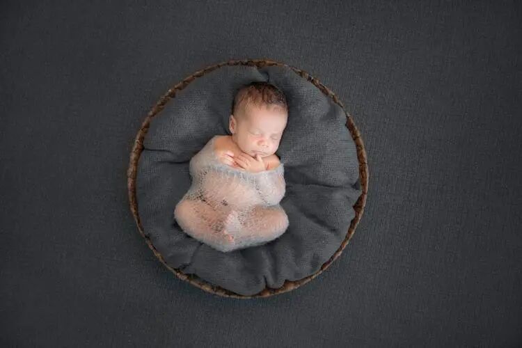 怎么给刚出生的宝宝做DNA亲子鉴定？