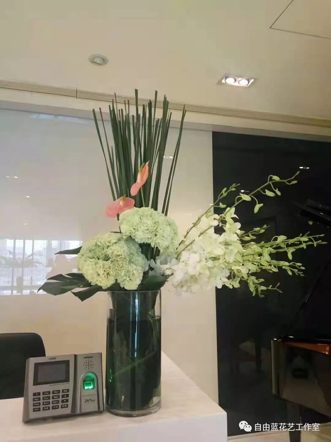 为公司提供简约 国际 现代插花与植物设计 我们是空间美学设计师 每周一花 自由蓝花艺工作室 微信公众号文章阅读 Wemp