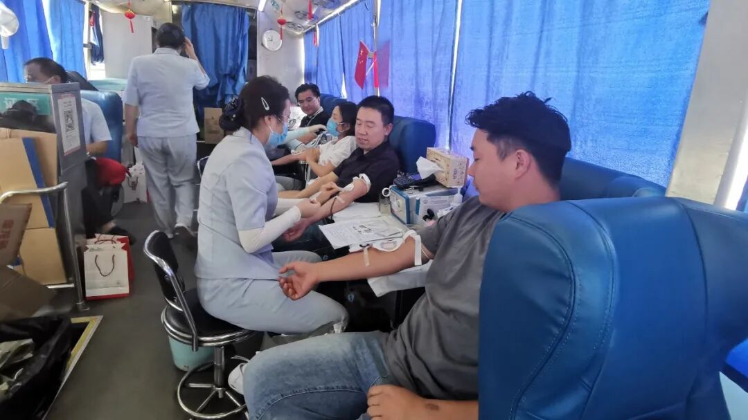 為黨獻禮 無償獻血——婭麗達服飾有限公司組織無償獻血活動