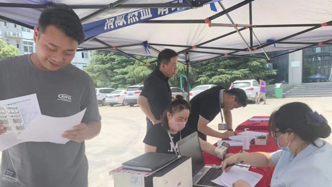 為黨獻禮 無償獻血——婭麗達服飾有限公司組織無償獻血活動