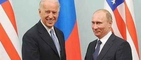 普京就是这么牛，“掐着点放着炮”祝贺拜登当选，​真是不服不行