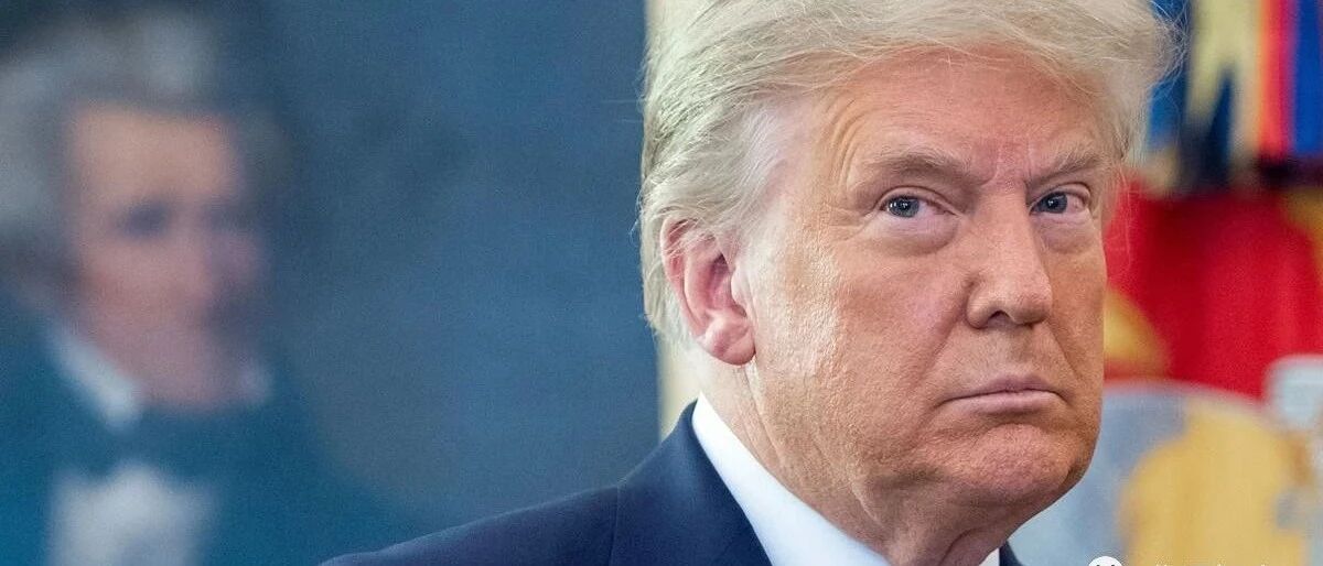 最近特朗普与美国国会接连“斗剑”，出手真狠，背后的戏更多