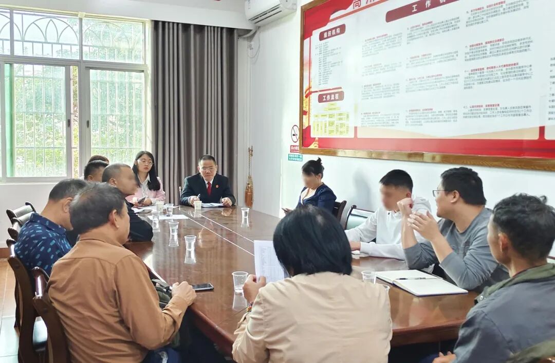 法官联合综治中心等部门调解涉荔枝纠纷