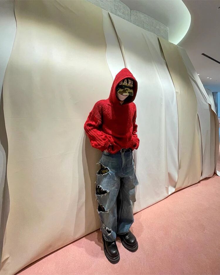 黑色袜子长什么样_巴黎世家黑色袜子图片_黑色袜子发白怎么办