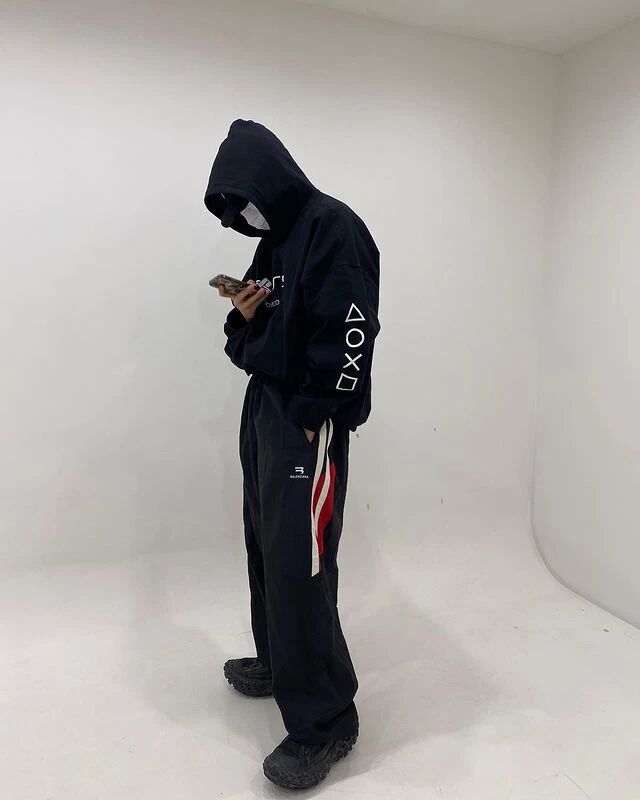 黑色袜子发白怎么办_巴黎世家黑色袜子图片_黑色袜子长什么样