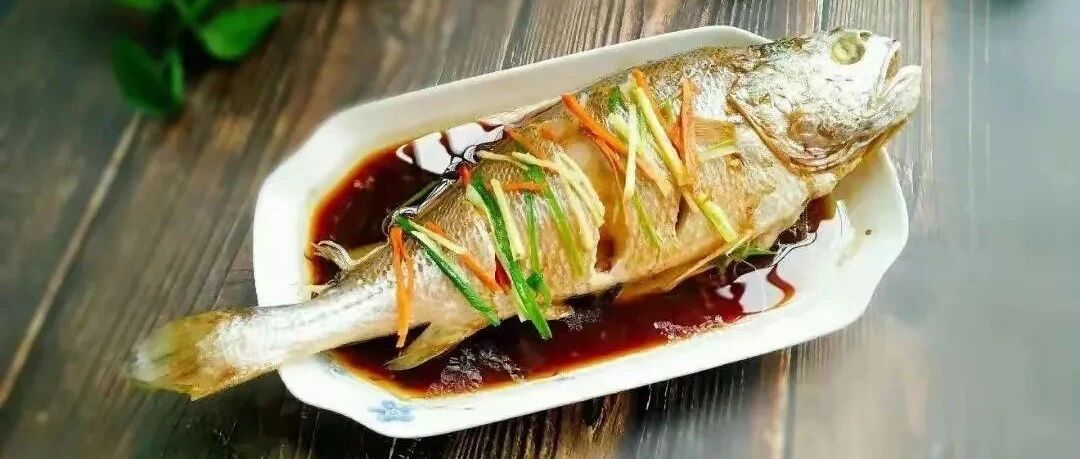 黄鱼家常做法，蒜瓣肉滑嫩咸鲜～