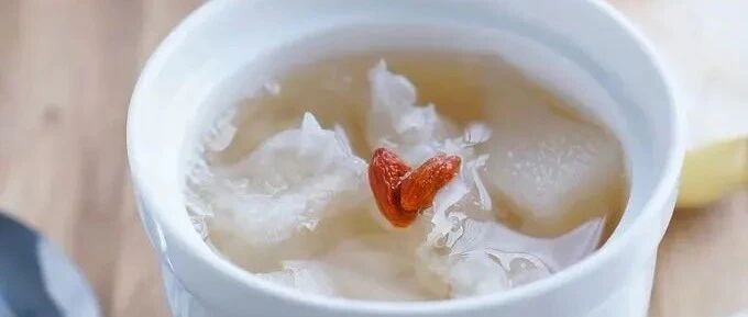 冬季润燥，干了这碗小吊梨汤，甘醇清润～