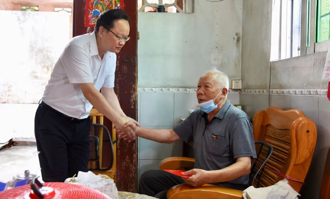 邱泽军调研石角镇以更高水平推进经济高质量发展打造产城融合发展示范