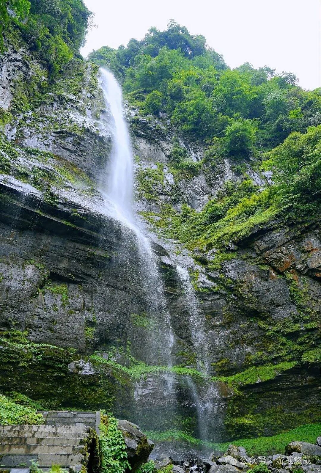 在瓦屋山中,你能看见美丽的风景,用脚步丈量瓦屋,徒步不能停!
