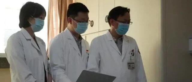 分级为3类的乳腺肿块，如何处理才安全？漂亮女模特听医生建议躲过一劫。出现这四种情况，医生强烈建议手术