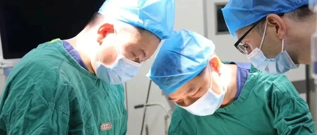 凶险！六旬大爷头晕入院，不料肚子里竟藏着一颗15厘米的“定时炸弹”