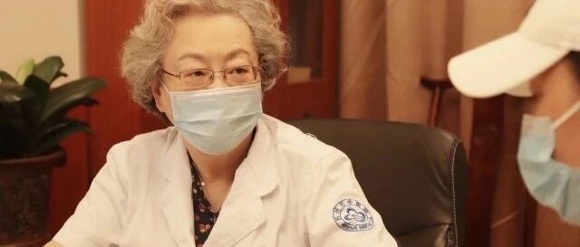 结婚9年没能怀上宝宝，47岁的她见到医生就哭了！育龄夫妇的生育力在降低，医生说最好的补药是……