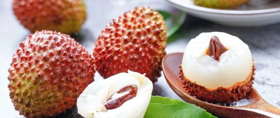 7月第一果是它!泡一下,竟成了护血管 降尿酸的良药!可惜很多人不会吃…