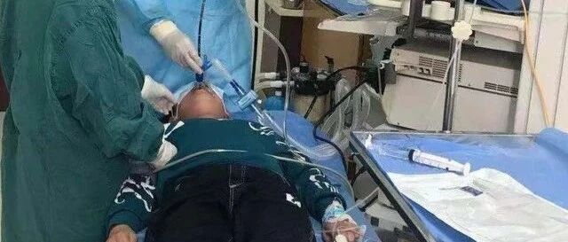 10岁男孩咳嗽不止，难道是肺结核？此事另有隐情，只因做作业时的这个习惯