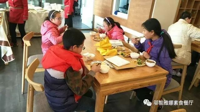 湖心亭看雪客旗下邬智雅娜素食餐厅,将美味和实惠做到让你感动