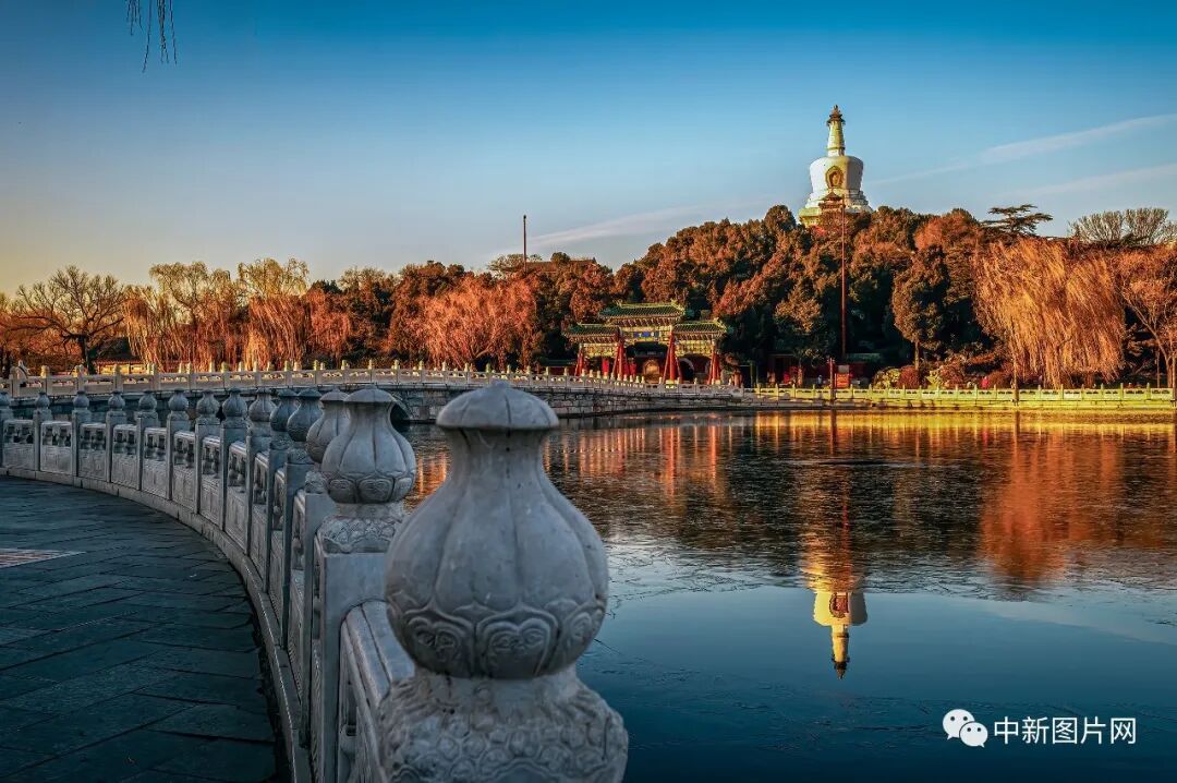 《北海公园秋景》&nbsp;追光寻影/摄