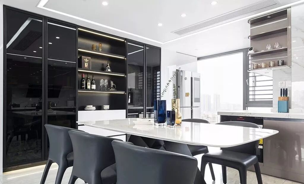 餐厅面积小不要紧，这样装一样实用又美观！