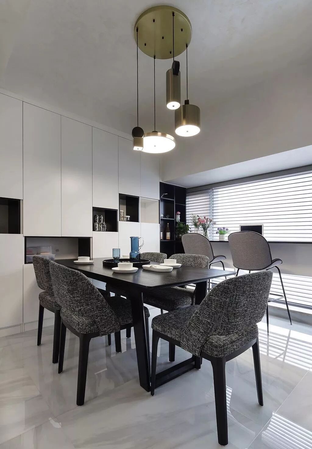 餐厅面积小不要紧，这样装一样实用又美观！