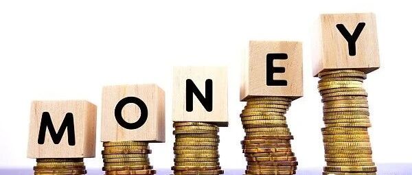 基金“中考”业绩提前看，对于后市投资机会业内人士分析创业板或逐渐跑赢沪深300