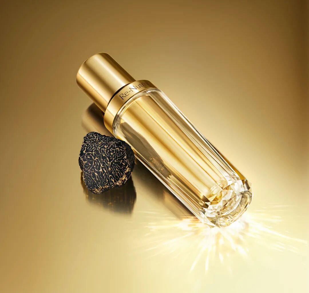 雅诗兰黛旅游零售新地标亮相 白金黑松露精华奢耀上新(图6)