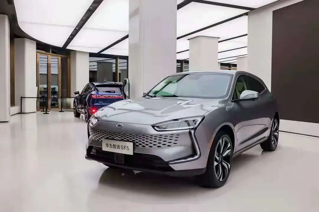 独家：华为卖车“高薪抢人”，下半年将引入赛力斯SF7的图11