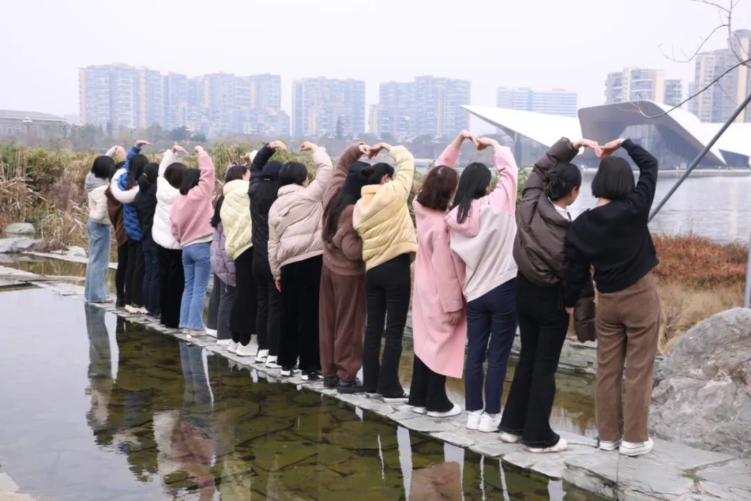 芬芳三月·熱辣滾燙 | 四川鑫投交科集團2024三八婦女節活動順利舉行