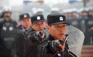 扫黑除恶对谈之四:别把“扫黑”的经念歪了……