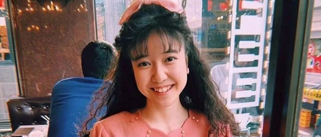 24岁日本妹子被嘲「行走的80年代古董」，看完照片全网炸锅了...