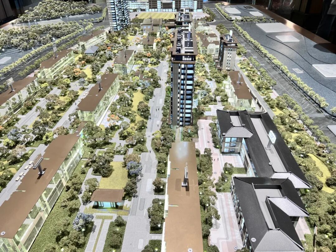 广州上半年热度比较高的楼盘，有哪些地铁和学校？