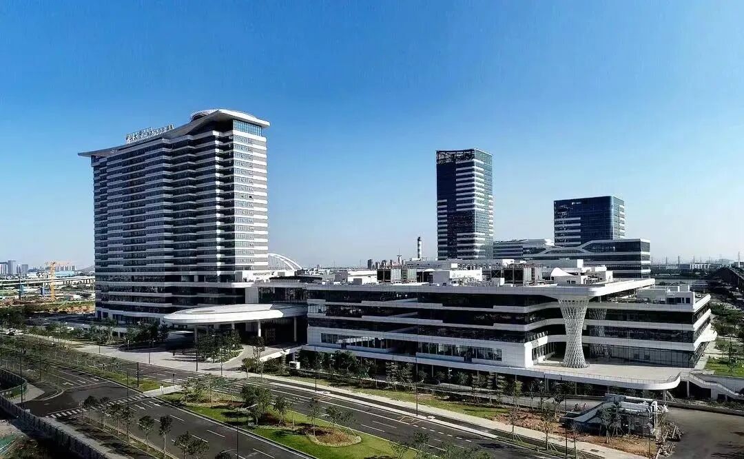 南沙深业颐泽府住宅 99~133㎡三*四房 ，商墅133-279㎡！