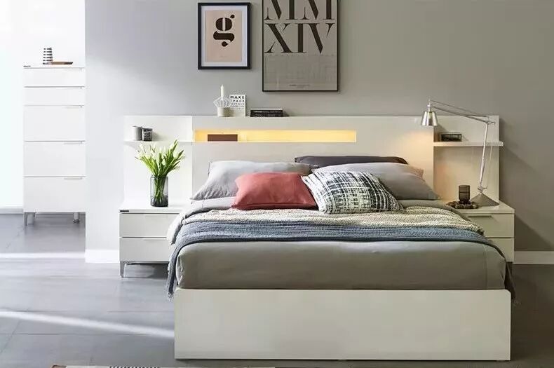 一米的床能睡两个成人吗_1.2米床能睡2个人吗_一米床可以睡到几岁