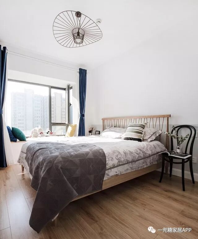 一米床可以睡到几岁_一米的床能睡两个成人吗_1.2米床能睡2个人吗