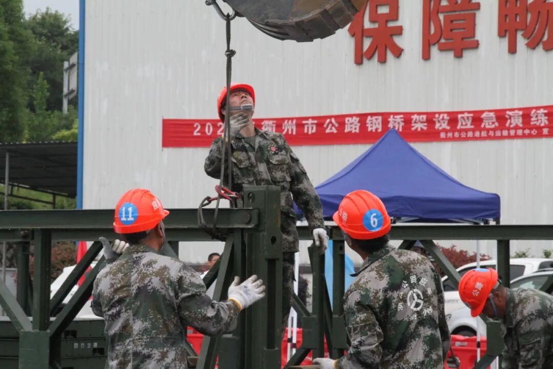 水毁公路中断？衢州公路人2小时架设完成应急通道桥！