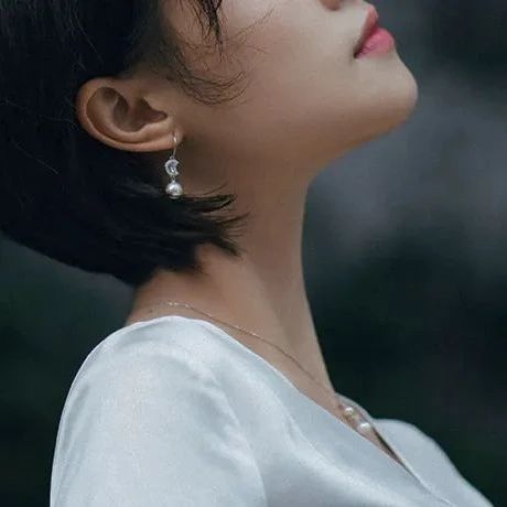 辞去编制的女明星：人没红，后悔了......