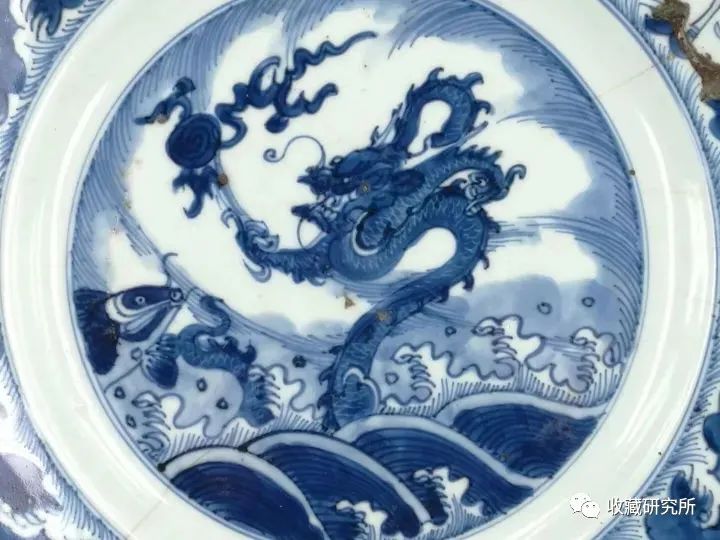 大清康熙年制青花皿　花押款 A blue and white 'floral' bowl, Mark and period of Kangxi | 清康熙