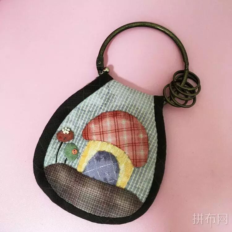 大管家钥匙包是拼布爱好者比较喜欢的一款作品形式.